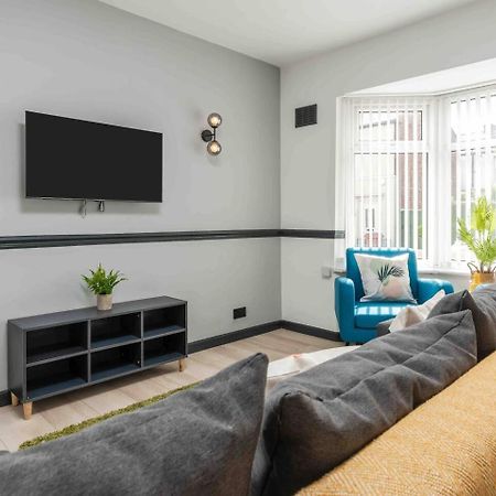 Вілла 3-Bed Scouse House Near Anfield & Goodison Ліверпуль Екстер'єр фото