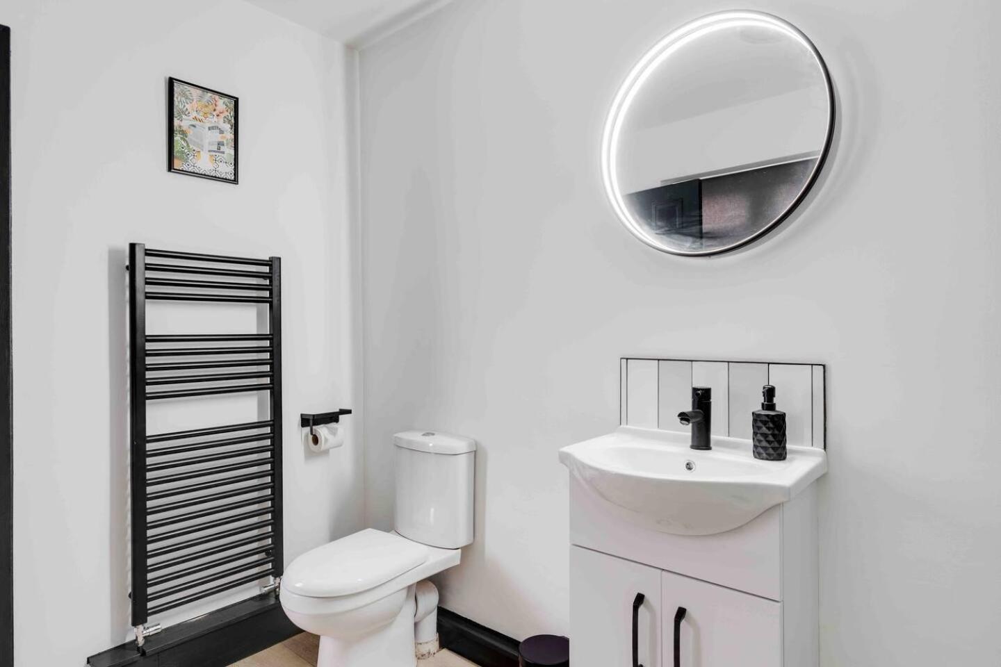 Вілла 3-Bed Scouse House Near Anfield & Goodison Ліверпуль Екстер'єр фото