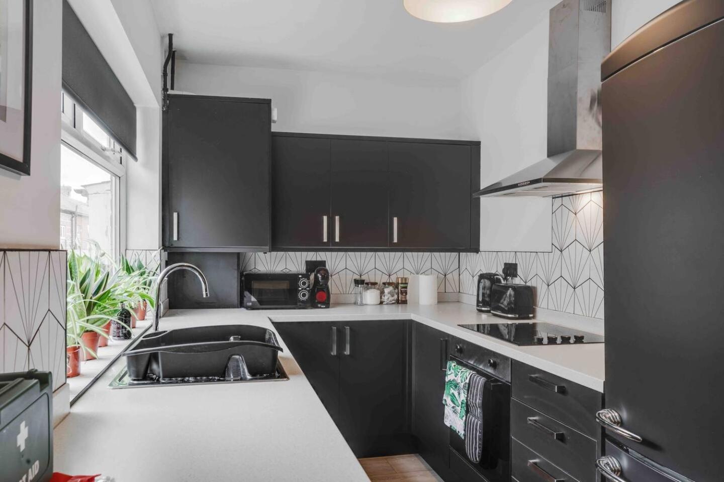 Вілла 3-Bed Scouse House Near Anfield & Goodison Ліверпуль Екстер'єр фото