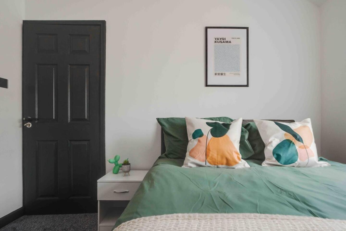Вілла 3-Bed Scouse House Near Anfield & Goodison Ліверпуль Екстер'єр фото