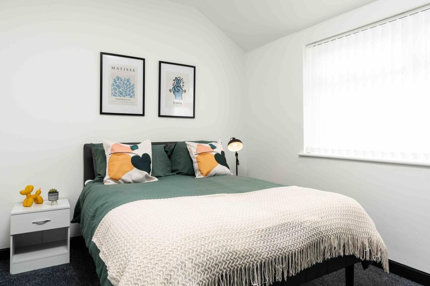 Вілла 3-Bed Scouse House Near Anfield & Goodison Ліверпуль Екстер'єр фото